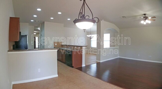 2004 Short Summer Dr in Austin, TX - Building Photo - Building Photo