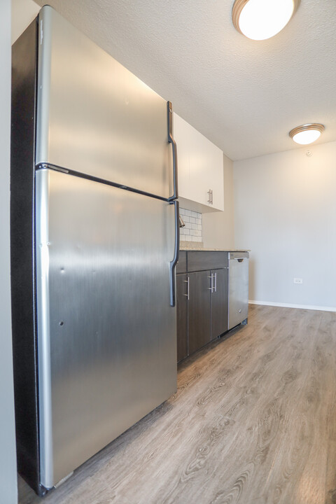 161 N Jefferson St, Unit #1411 in Chicago, IL - Building Photo