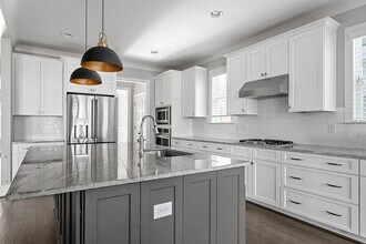 407 Oakland Dr in Raleigh, NC - Building Photo - Building Photo