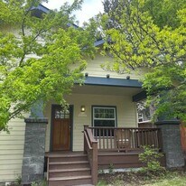 2423 NW Awbrey Rd in Bend, OR - Building Photo