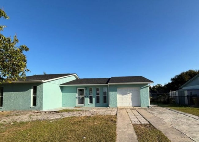 property at 226 E Cedarwood Cir