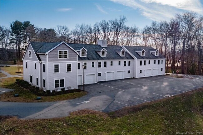 77 Lyme St in Old Lyme, CT - Building Photo - Building Photo