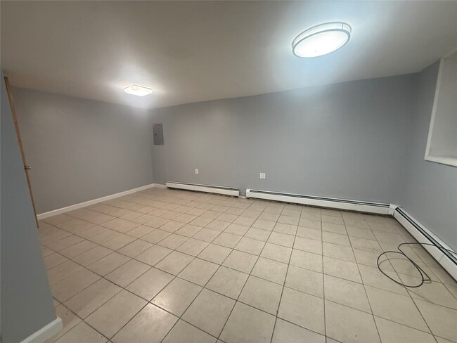 337 1/2 Riverside Dr in Johnson City, NY - Building Photo - Building Photo