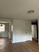 13751 68th Dr, Unit A in Flushing, NY - Building Photo - Building Photo