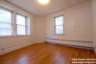 130 Brainerd Rd, Unit 2 in Boston, MA - Foto de edificio - Building Photo