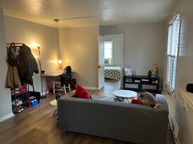 29 S 7th St in Easton, PA - Building Photo