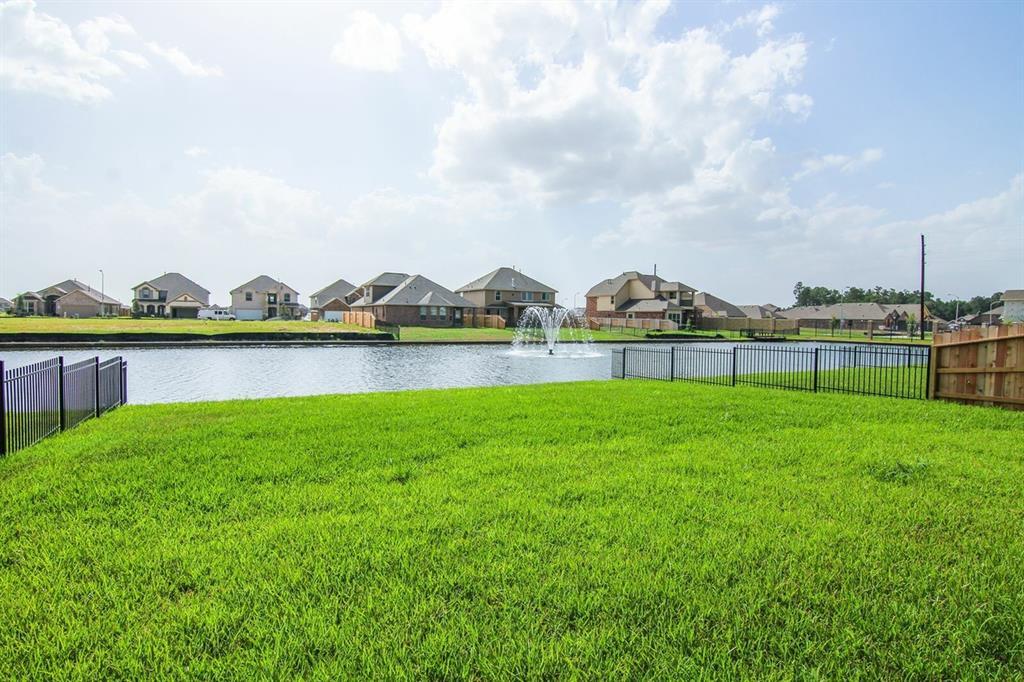 29618 Clover Shore Dr in Spring, TX - Foto de edificio