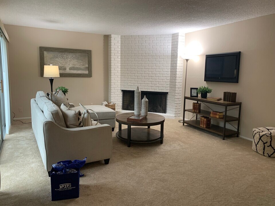 1919 Ygnacio Valley Rd, Unit 44 in Walnut Creek, CA - Foto de edificio