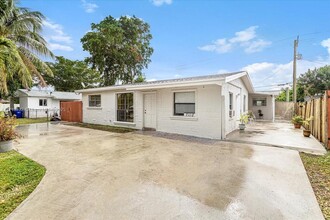 7110 Custer St in Hollywood, FL - Building Photo - Building Photo