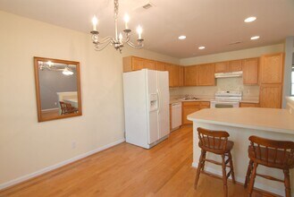 905 Creek Crossing Trail in Whitsett, NC - Building Photo - Building Photo