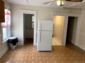225 Robbins St in Waterbury, CT - Building Photo - Building Photo
