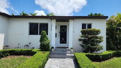 3210 SW 19th Ter in Miami, FL - Building Photo - Building Photo