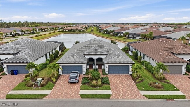 12361 Canal Grande Dr in Ft. Myers, FL - Building Photo - Building Photo