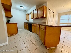 313 Hawthorne Dr in Jeffersonville, IN - Building Photo - Building Photo