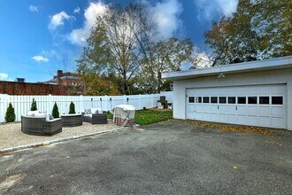 40 Hazelwood Ave in Milford, CT - Building Photo - Building Photo