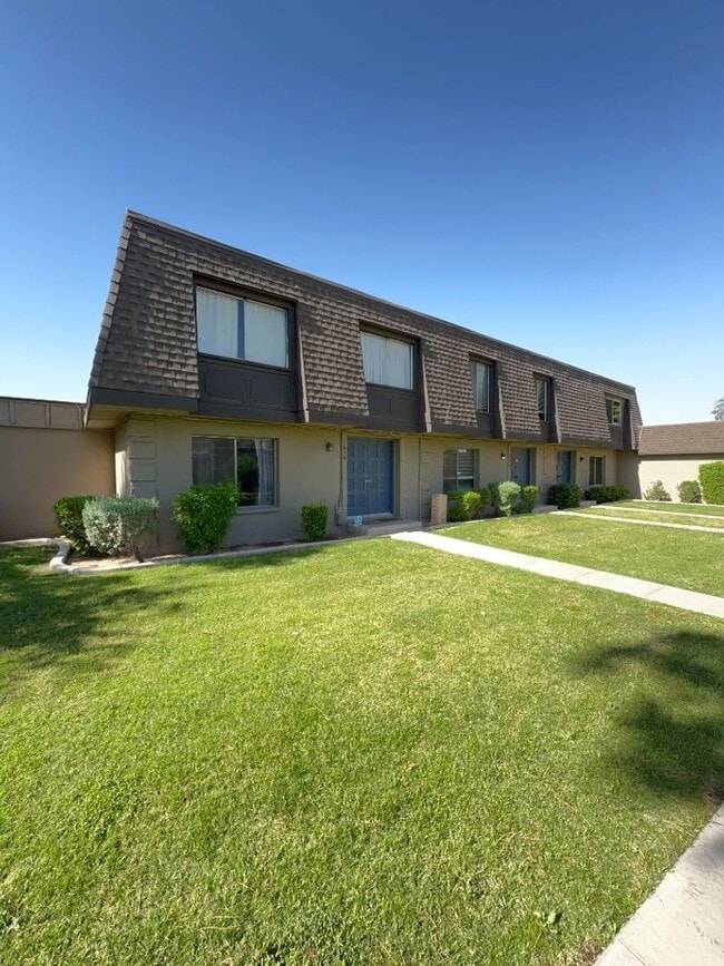 property at 1636 E Dunbar Dr