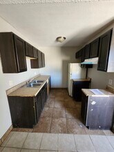 2321 Ellis St in North Las Vegas, NV - Foto de edificio - Building Photo
