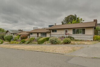 2217 E Thomas St, Unit 2217 in Seattle, WA - Building Photo - Building Photo