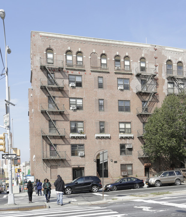 1403 Grand Concourse in Bronx, NY - Building Photo