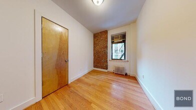 129 E 97th St in New York, NY - Building Photo - Building Photo