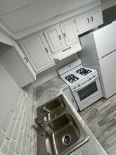 26244 W Lake Ave, Unit #2 in Antioch, IL - Building Photo - Building Photo