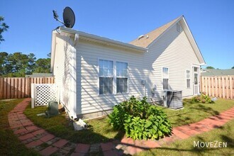 8640 Orchard Loop Rd in Leland, NC - Building Photo - Building Photo