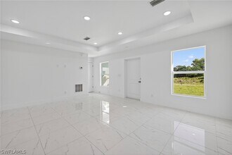 366 Butler Ave S in Lehigh Acres, FL - Building Photo - Building Photo