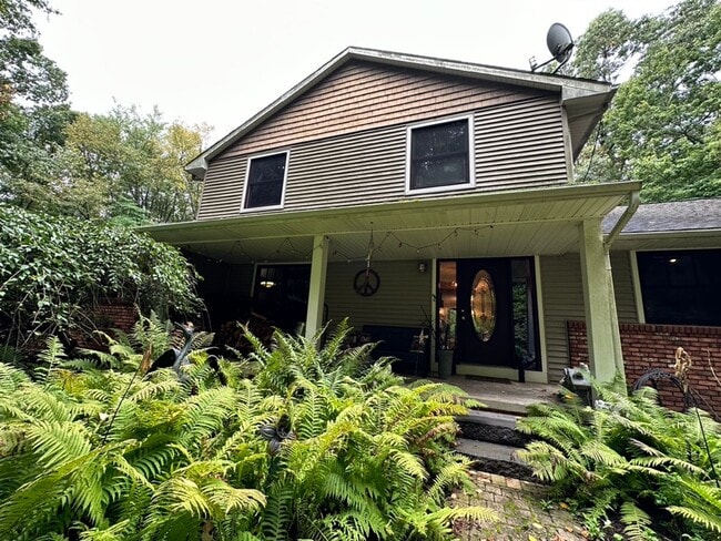 2145 Oltesvig Ln in Highland, MI - Building Photo - Building Photo