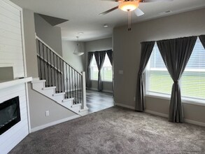 3419 NW Stratford Ln in Ankeny, IA - Foto de edificio - Building Photo