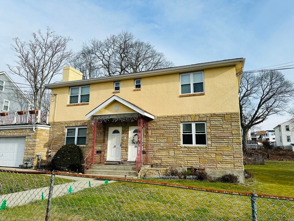 25 Maplewood St in Boston, MA - Building Photo