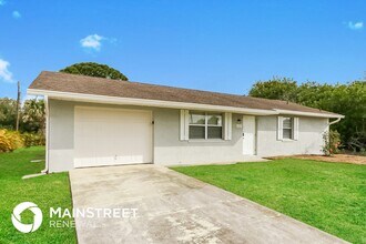 107 NE Twylite Terrace in Port St. Lucie, FL - Foto de edificio - Building Photo