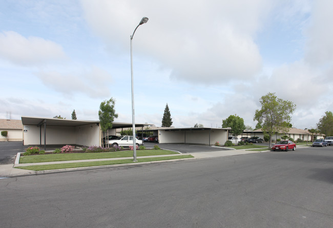 The Northbrook Apartments in Fresno, CA - Foto de edificio - Building Photo