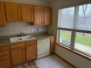 39764 N Tee Side Ct in Antioch, IL - Foto de edificio - Building Photo