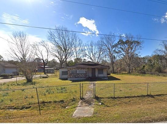 1422 NE 216th St in Lawtey, FL - Building Photo