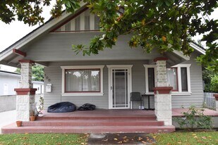 166 N Cambridge St in Orange, CA - Building Photo