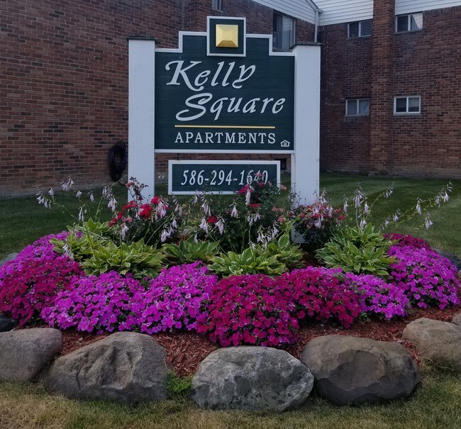 Kelly Square Apartments in Roseville, MI - Foto de edificio - Building Photo