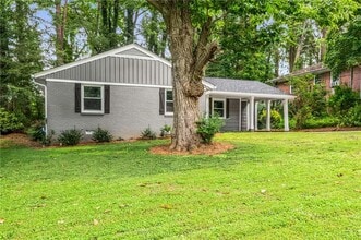1774 Laurelwood Dr SW in Atlanta, GA - Building Photo - Building Photo