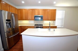 1827 Sheep Ranch Loop in Chula Vista, CA - Building Photo - Building Photo