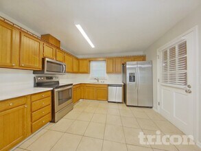 429 Sugar Springs Way in Marietta, GA - Building Photo - Building Photo