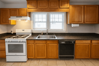 532 E Greenlawn Ave in Lansing, MI - Building Photo - Building Photo