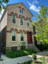 848 N Hermitage Ave, Unit 1F in Chicago, IL - Building Photo