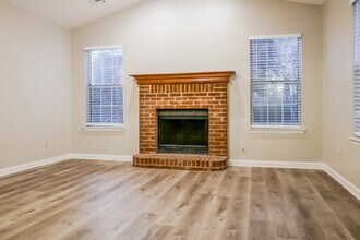 5709 Rex Mill Dr in Rex, GA - Foto de edificio - Building Photo