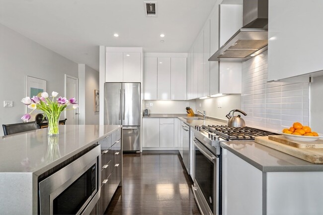 property at 2 W 6th St