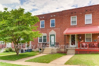 8617 Oak Rd in Parkville, MD - Foto de edificio - Building Photo