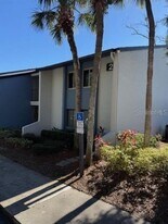 2 Escondido Cir in Altamonte Springs, FL - Building Photo