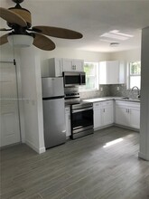 1847 Wiley St in Hollywood, FL - Building Photo - Building Photo