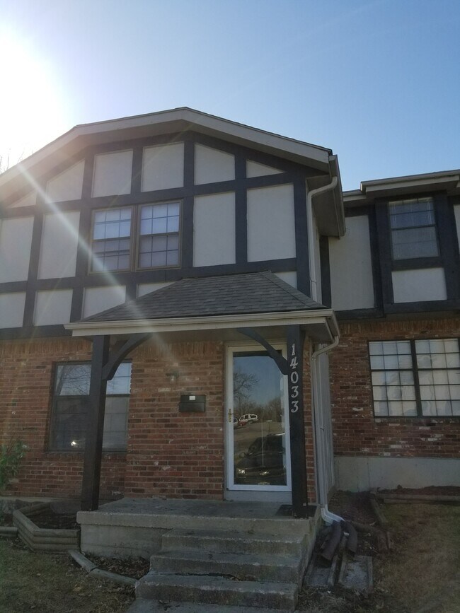 14033 Dunbar Ct Rentals in Grandview, MO