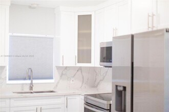 624 Westward Dr in Miami Springs, FL - Building Photo - Building Photo