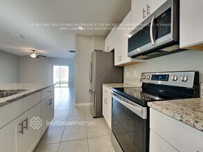 11908 MIracle Mile Dr in Riverview, FL - Building Photo - Building Photo