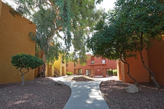 Pebble Creek Apartments in Tucson, AZ - Building Photo - Building Photo